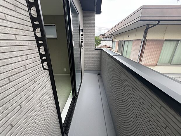 【バルコニー】バルコニーは2ヶ所に設置!こちらは7.75帖の洋室から出入り可能です