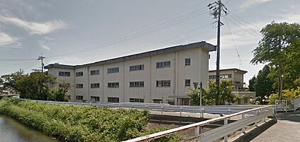 国府小学校 350ｍ(徒歩約5分)