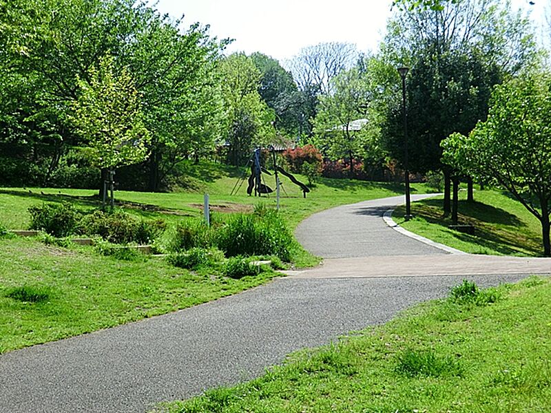 公園  片倉うさぎ山公園まで徒歩4分　遊具広場　砂地広場