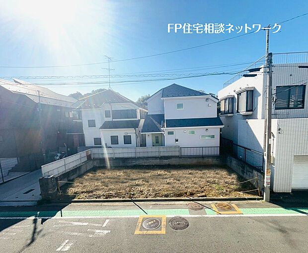 四季の移り変わりを感じられる環境。毎日のお散歩も気持ちよさそうです。自然に包まれた穏やかな暮らしができる住環境が整っています。