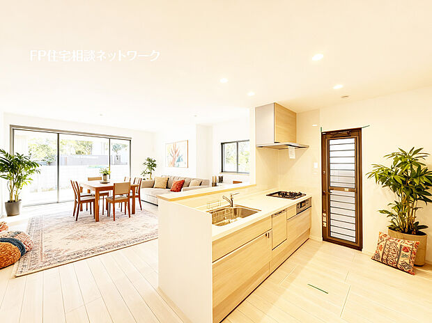 本画像はAIがCGで家具を作成しており、実際の現地に家具は設置されておりません。また、販売価格に家具は含まれておりません。