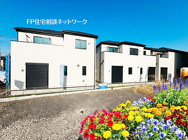 深く豊かな緑と爽快な青い空を感じる、まるで杜の中に暮らすような心地よさを存分に堪能いただける邸宅です。最高グレードの設備仕様が標準装備のデザイナーズ住宅で快適で便利な生活をお送り頂ける一品です。