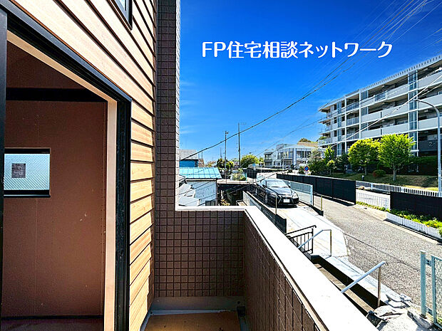 南西からの明るい光が差しこむ陽だまりの空間。お洗濯もあっという間に乾きそうです。広いバルコニーで深呼吸すれば気持ちも晴れやかに一日をスタートできますね。
