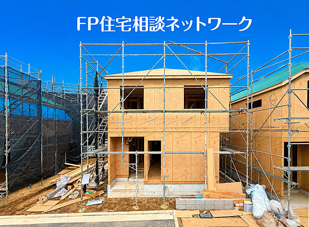 閑静な住宅地に馴染む落ち着いた色合いの外観。長く愛着を持って住んで頂きたいからこそ飽きのこないシンプルな色目に仕上げます。