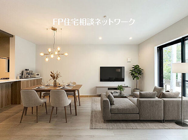 ~リビング~本画像はAIがCGで家具作成しており、実際の現地に家具は設置されておりません。また、販売価格に家具等は含まれておりません。