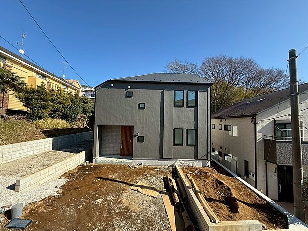 【四季を感じられる住環境】四季を通じて自然と触れ合えるスポットが周辺には盛りだくさん。目の前に広がる開放感とゆとり、暮らしの夢を育む理想の住まいがここにはあります。