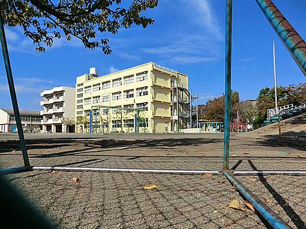 駒林小学校（約110m）