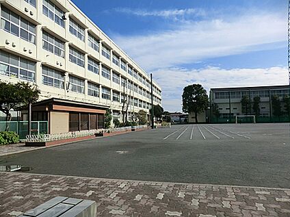 横浜市立新吉田小学校 600m