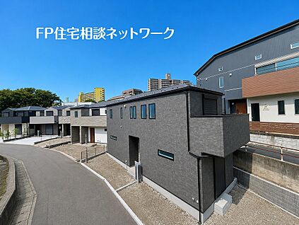 外壁にはサイディング材を使用