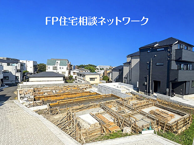 【子育て世代が多く、落ち着いた住環境】大型分譲地は比較的子育て世代が多く、入居時期も近いので、ご近所付き合いがしやすそう。お子様がいるご家庭には嬉しい住環境ですね。