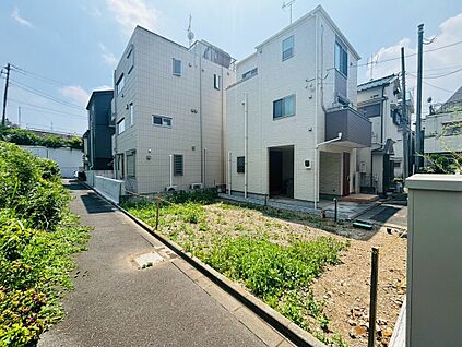 ～駅近の利便性と開放感を享受する住環境～