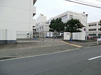 義務教育学校霧が丘学園 1400m