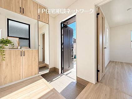 ～家族を温かく迎える、住まいの顔～