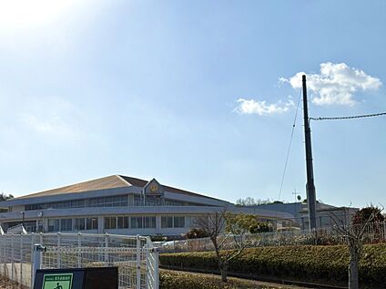 黒石中学校 約250ｍ(徒歩約4分)