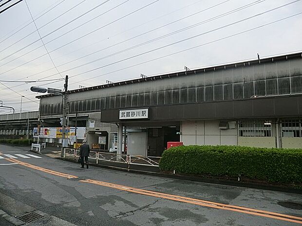 西武拝島線「武蔵砂川」駅（約880m・徒歩11分）