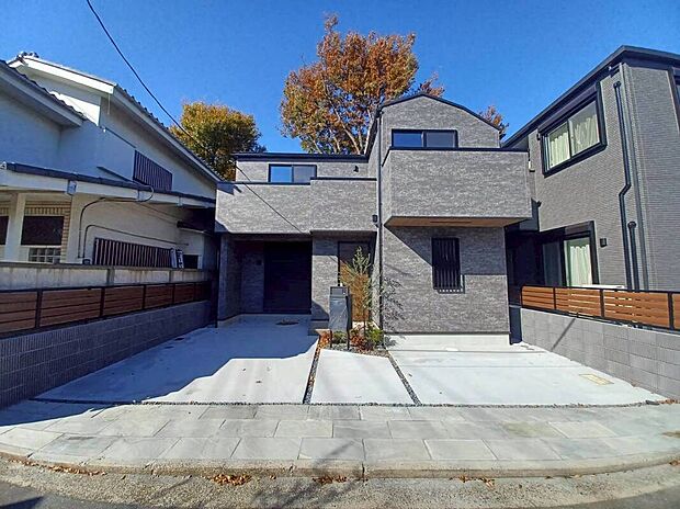 【外観】シンプルながら重厚感もあるスタイリッシュデザイン(令和7年11月17日撮影)