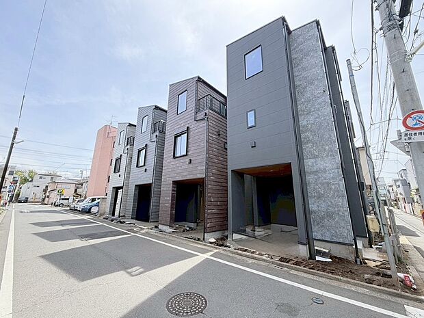 【前面道路含む現地写真】同じような年齢層・家族構成の方々と創る新生活♪新たに創られた綺麗な街並みの中で、気持ちの良い新生活をスタートできます♪