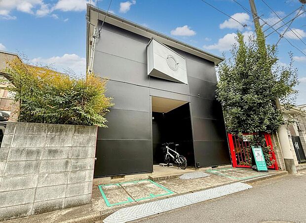 【現地写真】古家が残っています。お引き渡し時期や条件については、お気軽にご相談ください♪