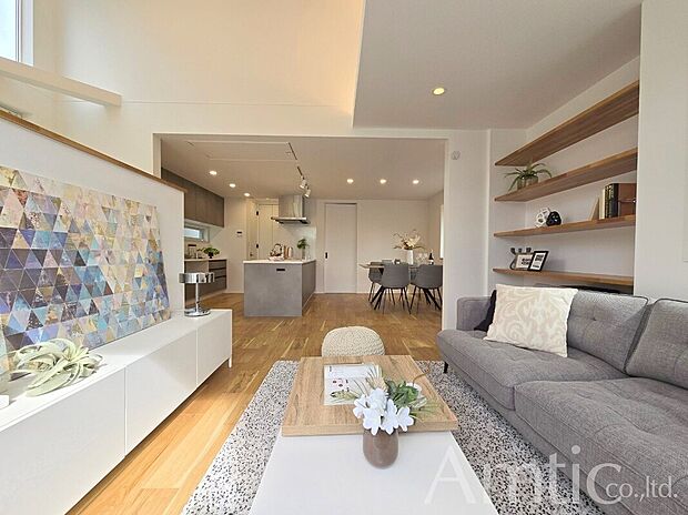 【LDK施工例】■モデルハウスのご案内や、ショールームにてキッチン等水回り設備や、フローリング等の建材や外壁材の実物をご覧頂けます
■お気軽にお問合せ下さい