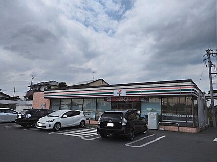 セブンイレブン河和田3丁目店 約500ｍ(徒歩約7分)
