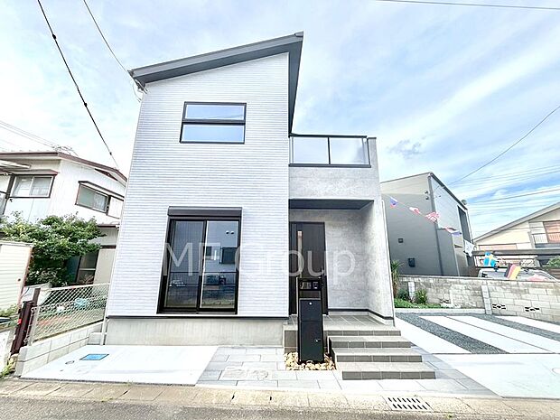 洗練された外観、上質な住空間が広がる室内は永く安心して過ごせる住居です。 