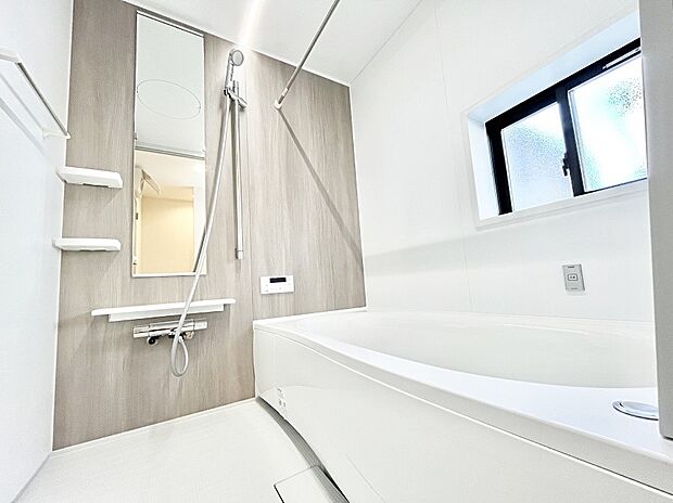 浴室乾燥機付きのバスルームでいつでも快適なバスタイムが楽しめます!