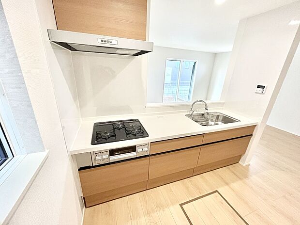 料理をしながらでもご家族との会話を楽しめる対面キッチン