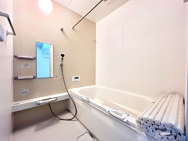 落ち着いた雰囲気でゆっくりお寛ぎいただけるバスルーム