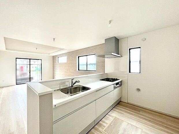 ゆとりあるキッチンではご家族と楽しくお料理ができます。