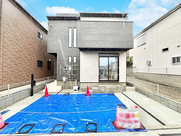 洗練された外観、上質な住空間が広がる室内は永く安心して過ごせる住居です。