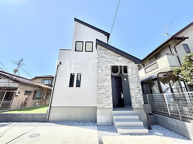 洗練された外観、上質な住空間が広がる室内は永く安心して過ごせる住居です。