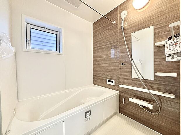 落ち着いた雰囲気でゆっくりお寛ぎいただけるバスルーム