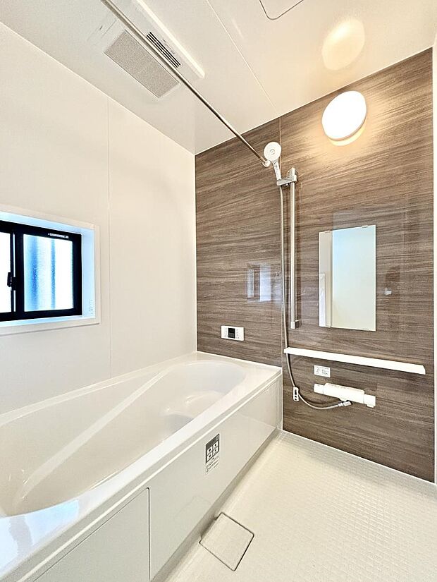 落ち着いた雰囲気でゆっくりお寛ぎいただけるバスルーム