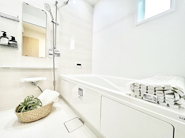 落ち着いた雰囲気でゆっくりお寛ぎいただけるバスルーム