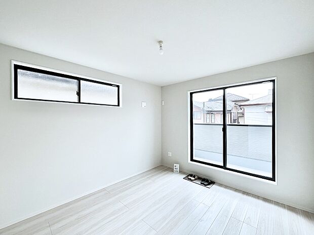 明るいバルコニーサイドに洋室を設置。目覚めの良い寝室に。