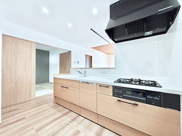 ゆとりあるキッチンではご家族と楽しくお料理ができます。