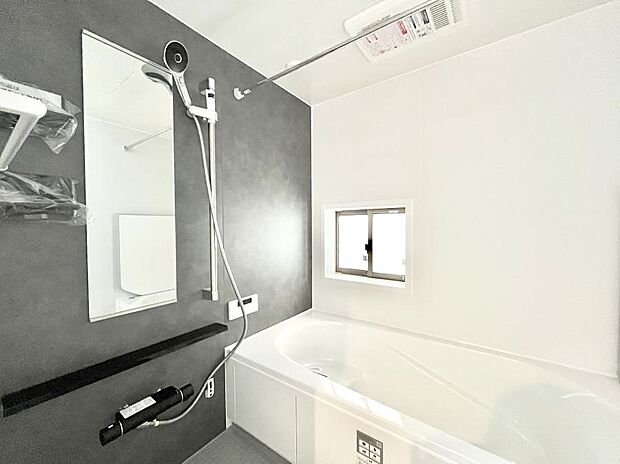 落ち着いた雰囲気でゆっくりお寛ぎいただけるバスルーム