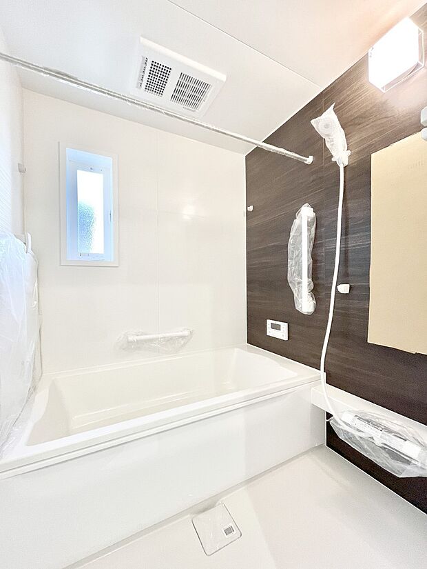 落ち着いた雰囲気でゆっくりお寛ぎいただけるバスルーム