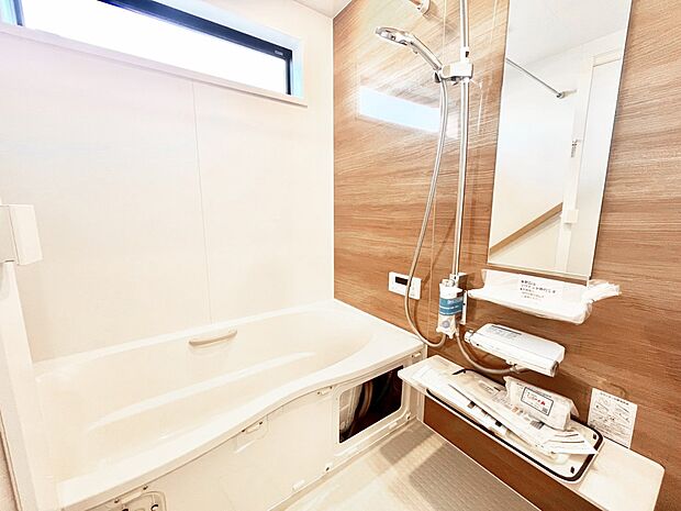 落ち着いた雰囲気でゆっくりお寛ぎいただけるバスルーム