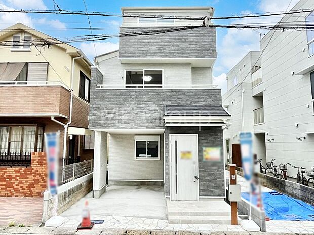 洗練された外観、上質な住空間が広がる室内は永く安心して過ごせる住居です。