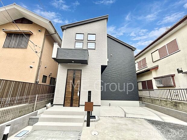 洗練された外観、上質な住空間が広がる室内は永く安心して過ごせる住居です。 