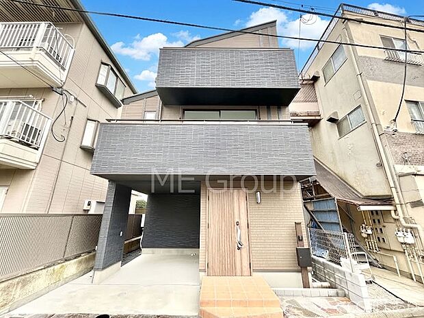 たっぷりの陽光と心地よい風が舞い込む住まい