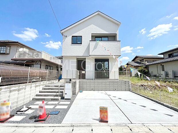 洗練された外観、上質な住空間が広がる室内は永く安心して過ごせる住居です。 