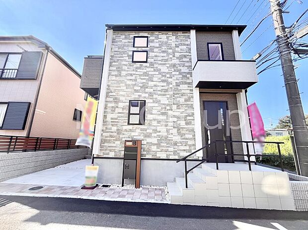 洗練された外観、上質な住空間が広がる室内は永く安心して過ごせる住居です。