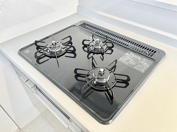 【三ツ口コンロ】三口ガスコンロでお料理が一気にはかどりそう  