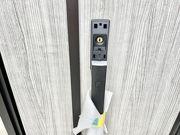 【スマートキー】ＴＶモニタ付インターホンでセキュリティ面にも配慮しています