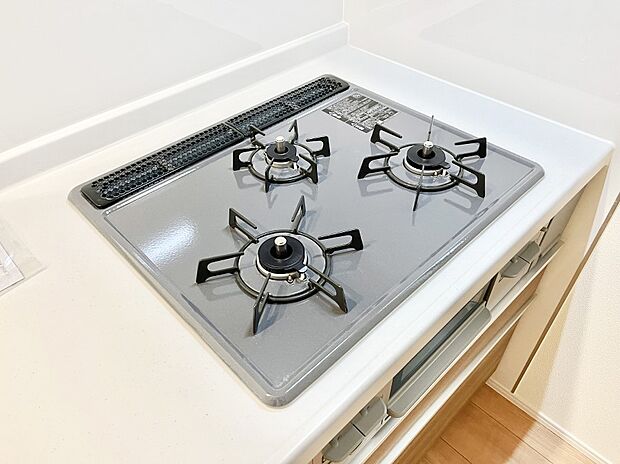 【三ツ口コンロ】三口ガスコンロでお料理が一気にはかどりそう。