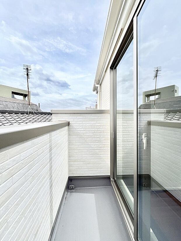 【バルコニー】風通しの良いバルコニー