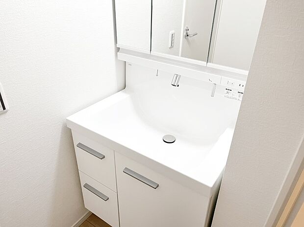 【ハンドシャワー水栓】ハンドシャワー付き!使いやすい洗面台。