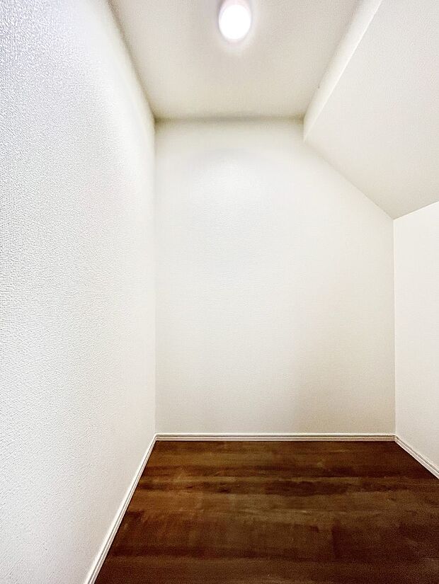 【パントリー】食材のストックはもちろん、日用品の収納など使い方はいろいろ!